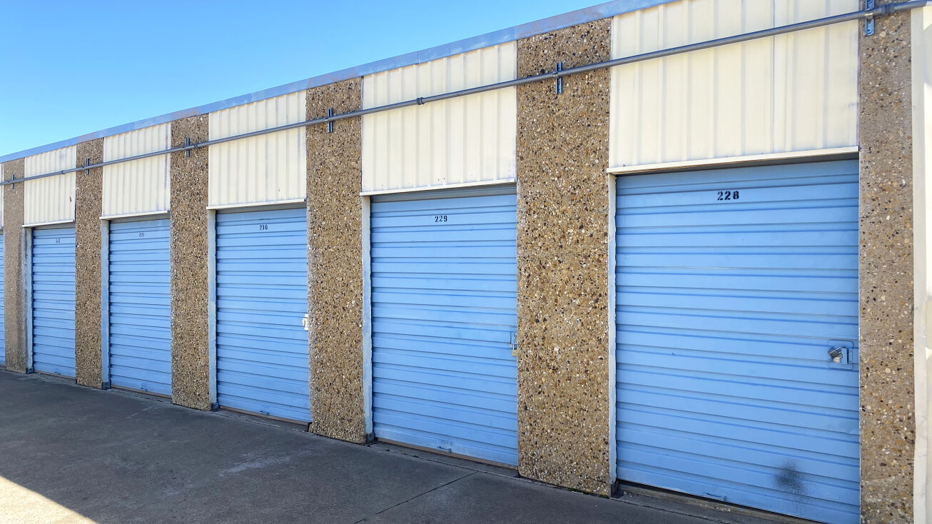 3539 Dividend Dr, Garland, TX 75042