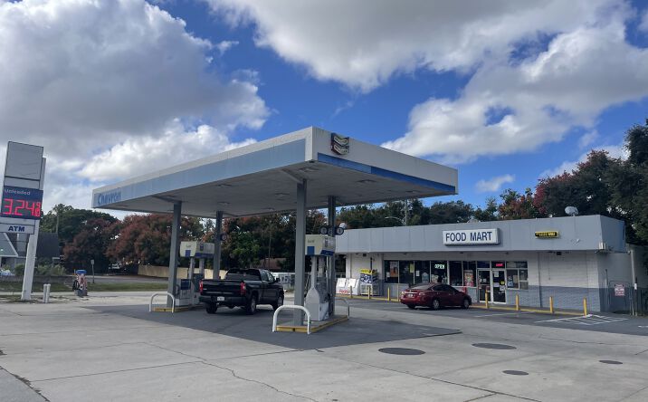 Pictures of Retail property located at 4252 S Orange Blossom Trl, Orlando, FL 32839 for comps - image #1