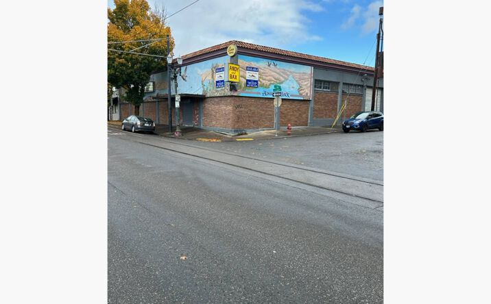 Pictures of Retail property located at 324 SE Grand Ave, Portland, OR 97214 for sales - image #1