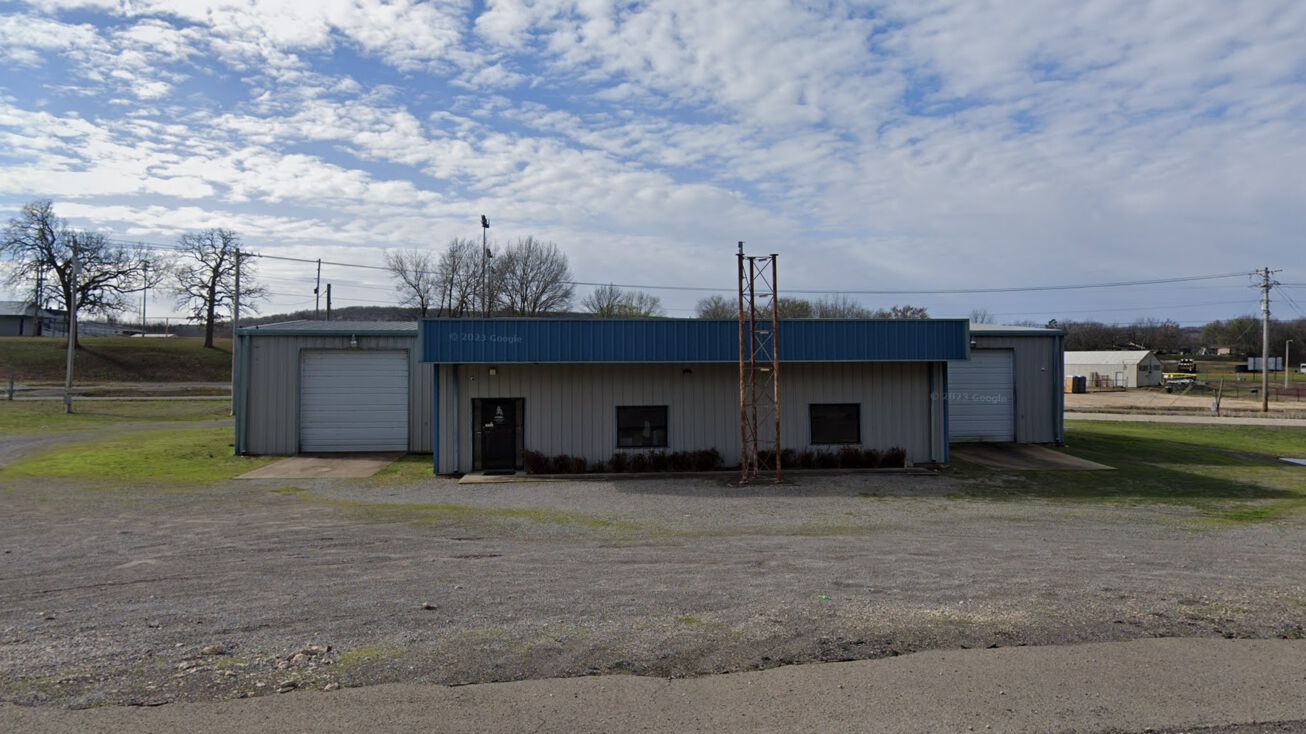 418 W Main St, Hulbert, OK 74441