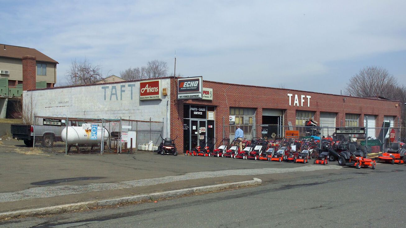 111 Lyman St, Holyoke, MA 01040