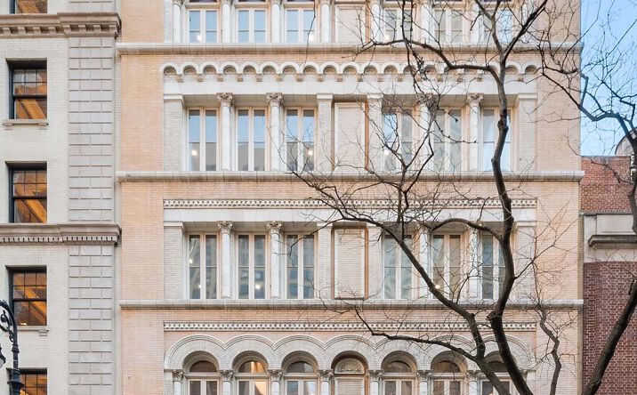 Pictures of Office property located at 35 E 62nd St, New York, NY 10065 for sales - image #1