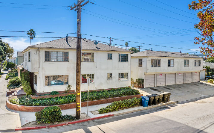 Pictures of Multifamily property located at 8101 Crenshaw Blvd, Inglewood, CA 90305 for comps - image #1