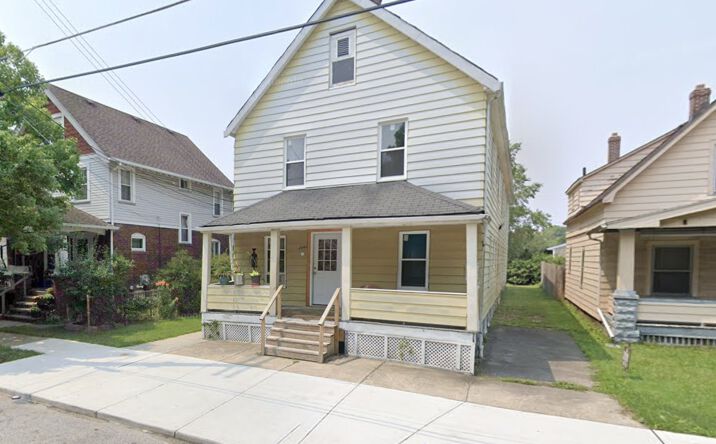 Pictures of Multifamily property located at 2066 Robin St, Lakewood, OH 44107 for sales - image #1