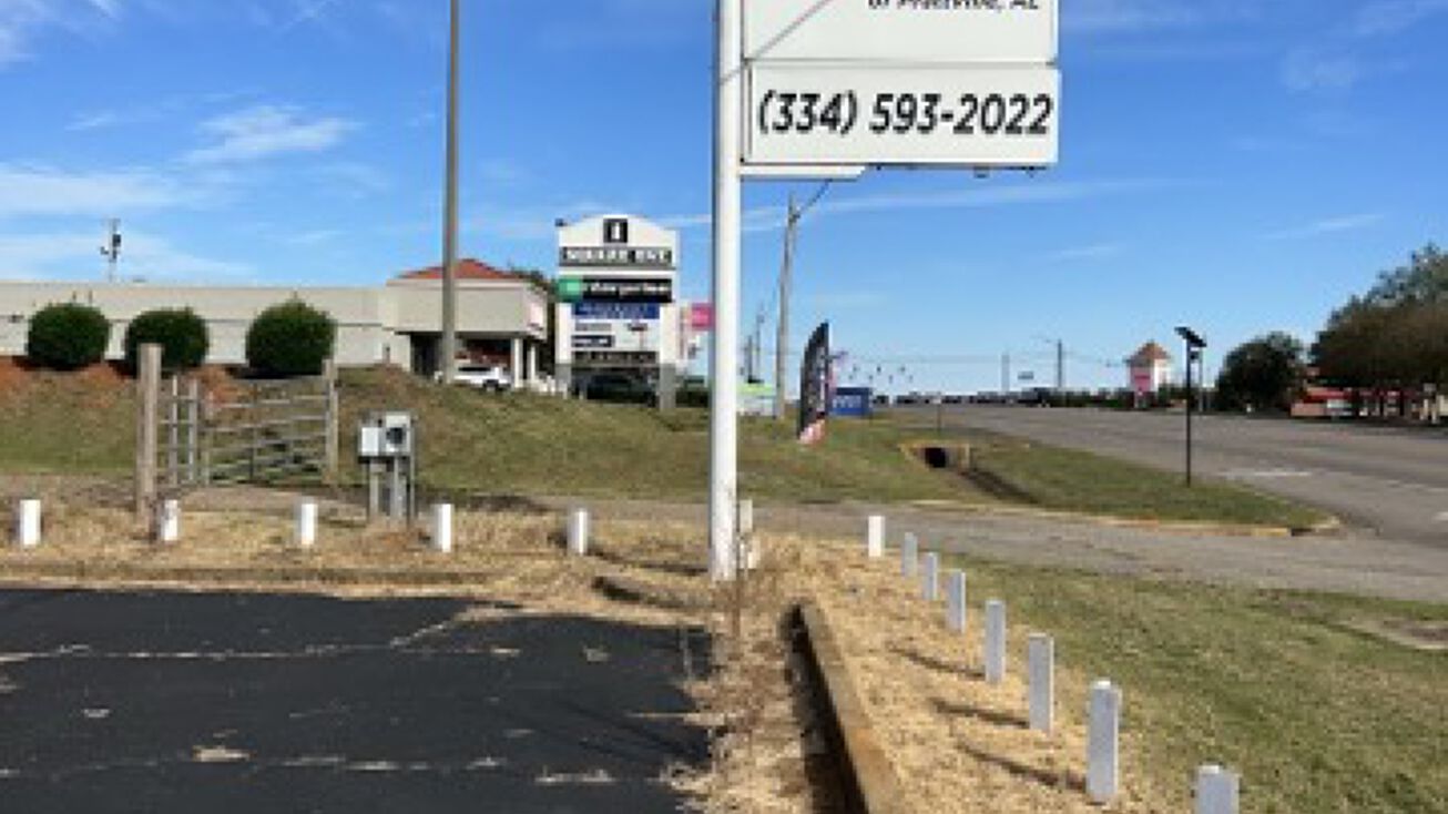 2231 Cobbs Ford Rd, Prattville, AL 36066