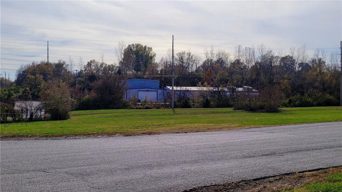 16519 E Truman Rd, Independence, MO 64050