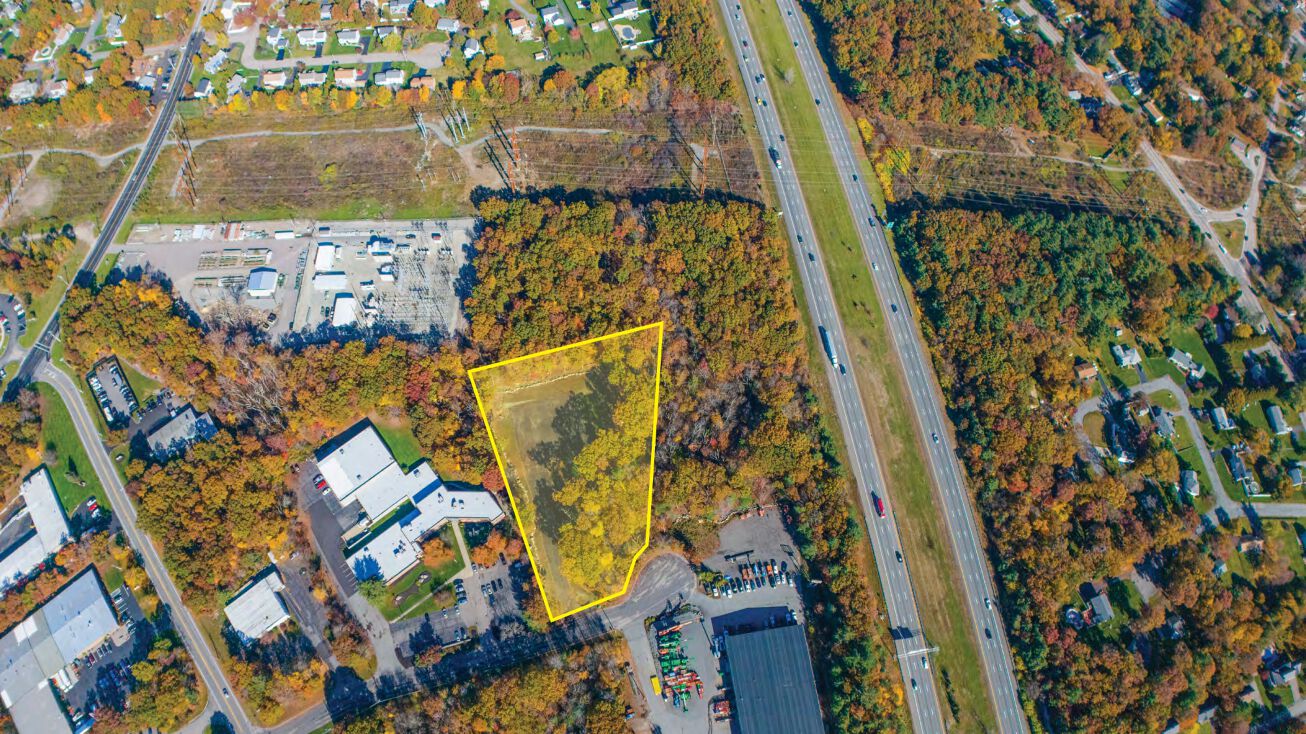 50 Alice Agnew Dr, North Attleborough, MA 02763