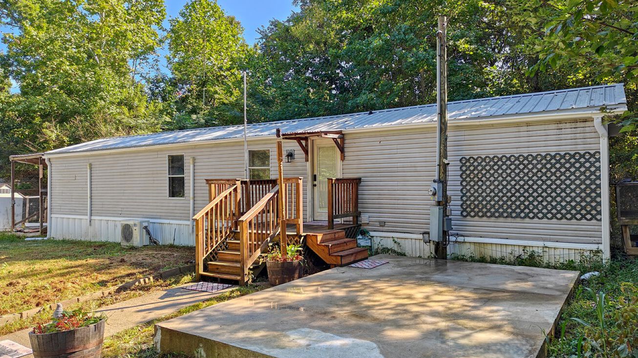 3058 Republican Grove Rd, Atwood, TN 38220