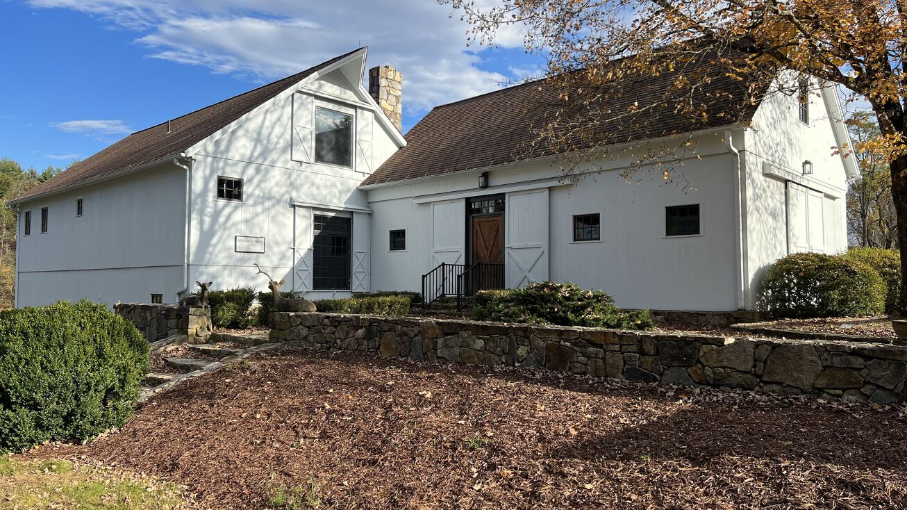 557 Main Street South, Woodbury, CT 06798