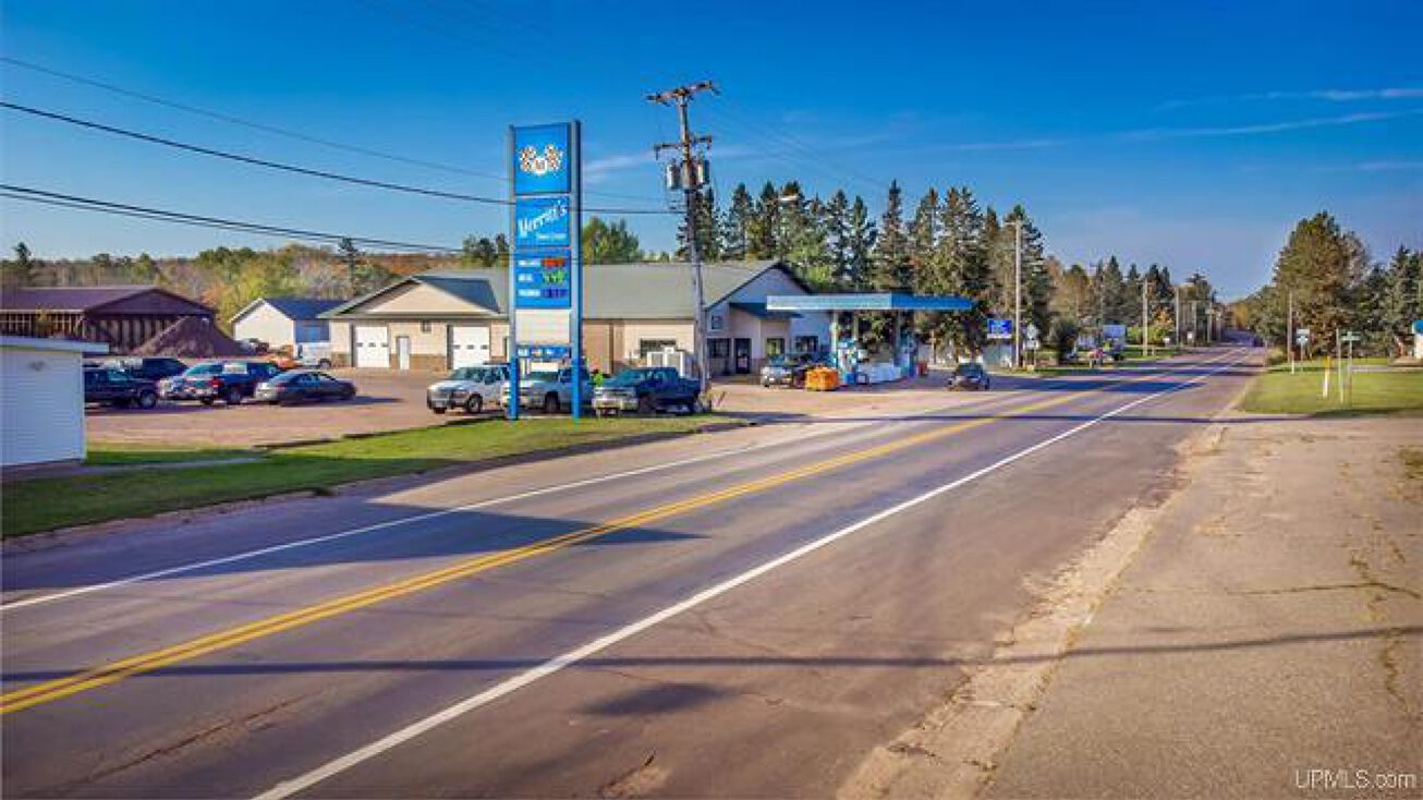 1364 Thirteenth St, Mass City, MI 49948