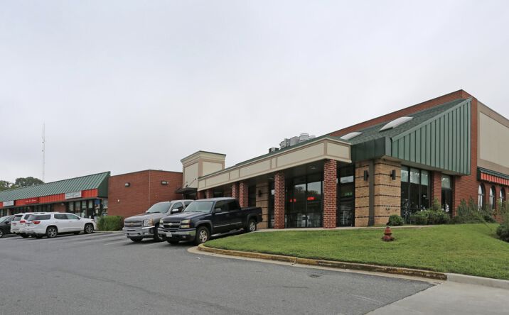 Pictures of Retail property located at 4521 Kenilworth Ave, Bladensburg, MD 20710 for sales - image #1