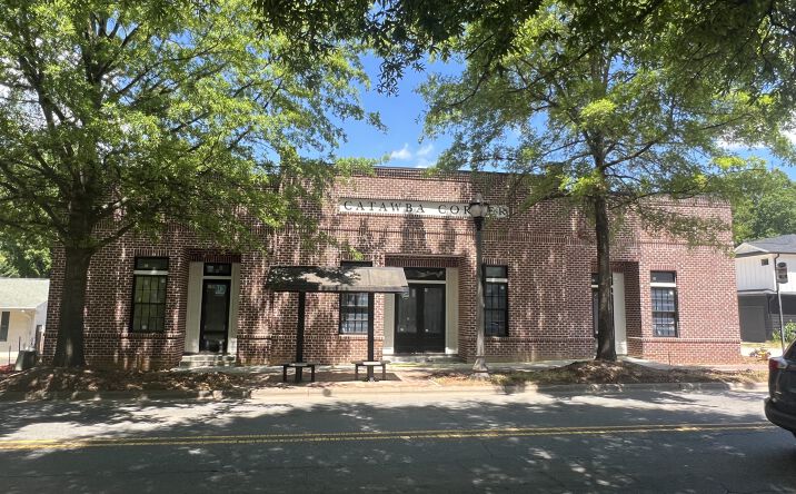 Pictures of Retail, Office property located at 20733 Catawba Ave, Cornelius, NC 28031 for sales - image #1
