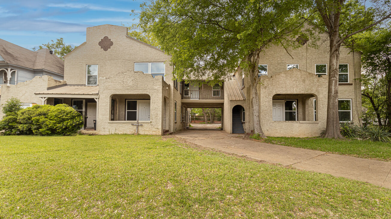 517 S Bolton St, Jacksonville, TX 75766