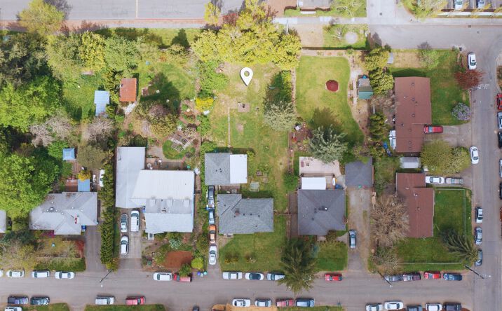 Pictures of Multifamily property located at 11833 E Burnside St, Portland, OR 97216 for sales - image #1