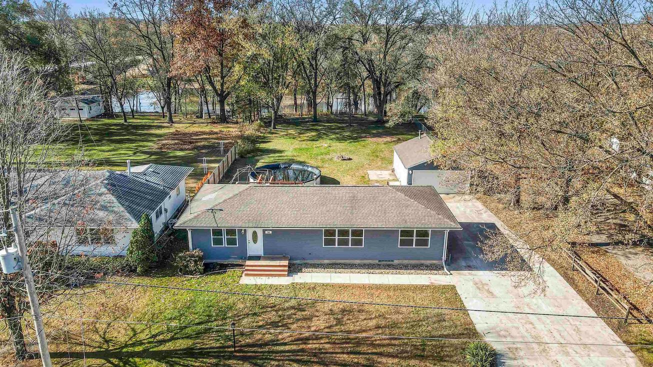 702 Main St, Janesville, IA 50647