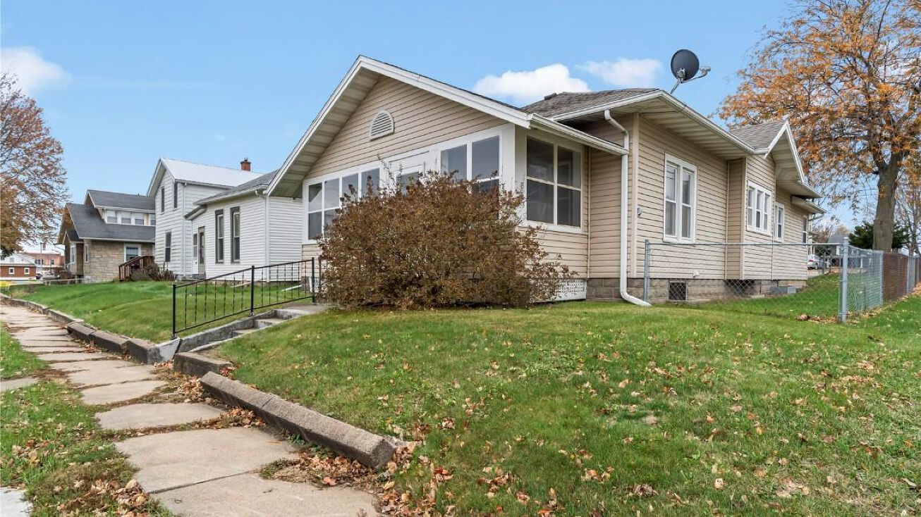 314 W 5th Street, Vinton, IA 52349