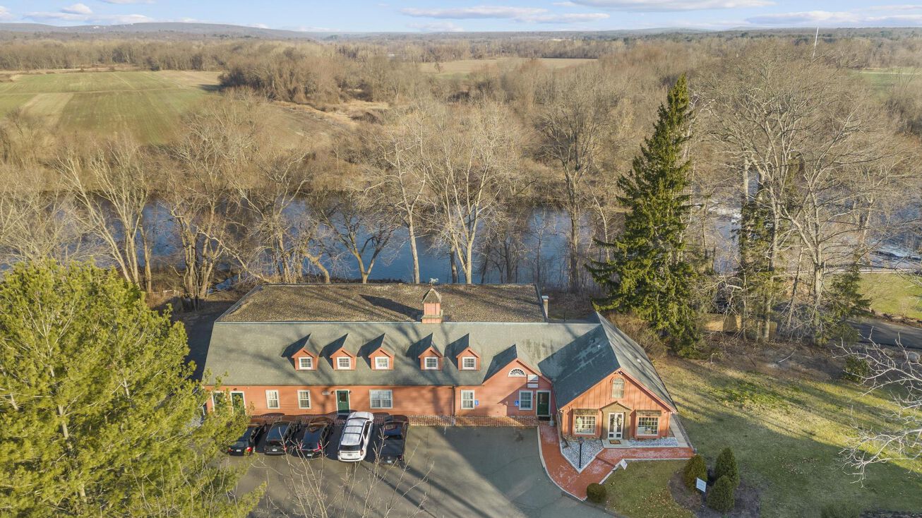 128 Garden St, Farmington, CT 06032