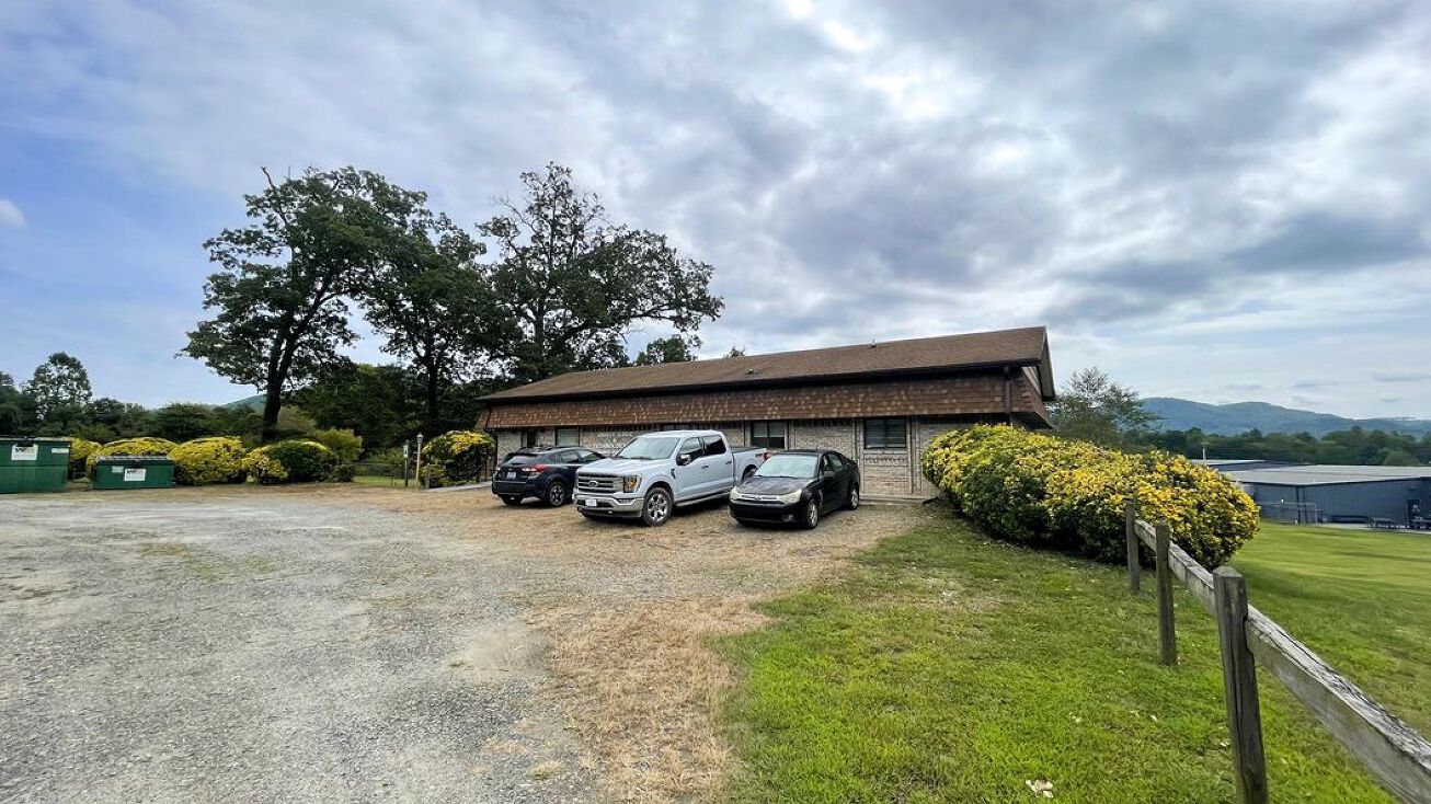 360 Cane Creek Rd, Fletcher, NC 28732