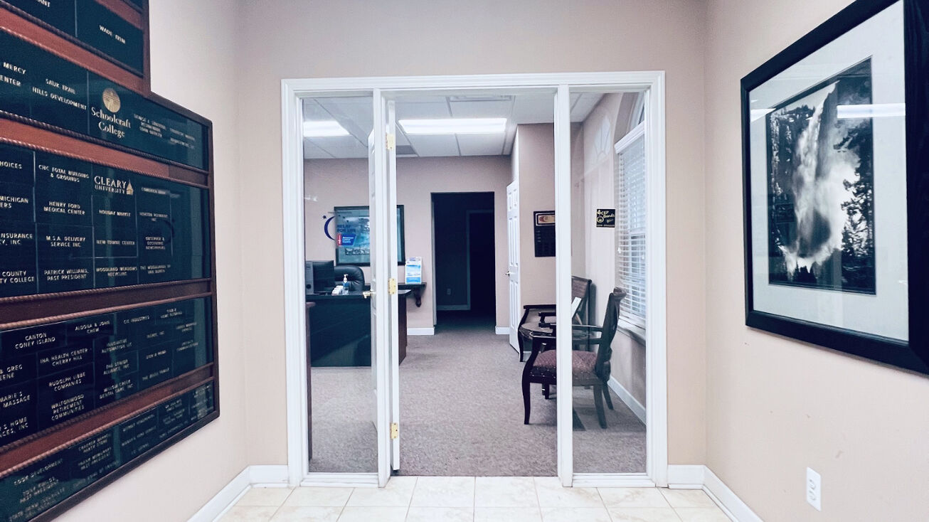 45525 Hanford Rd, Canton, MI 48187