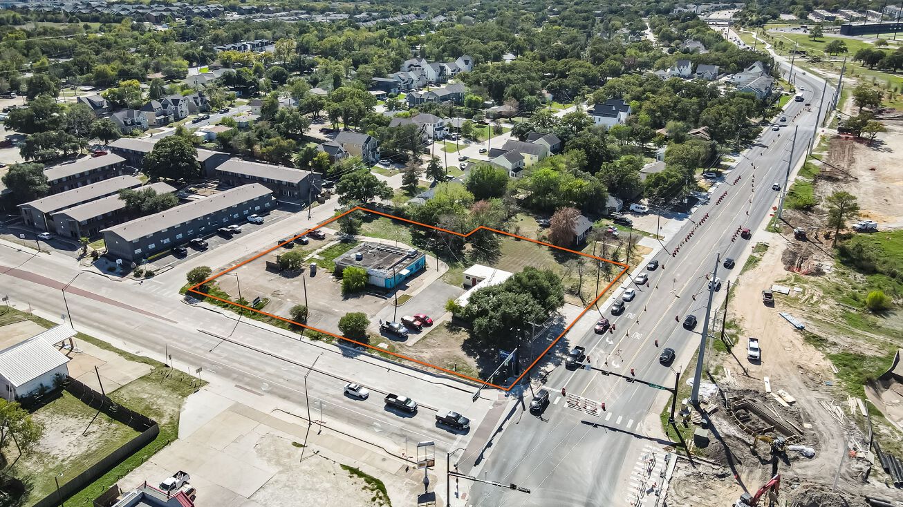 103 W Villa Maria Rd, Bryan, TX 77801