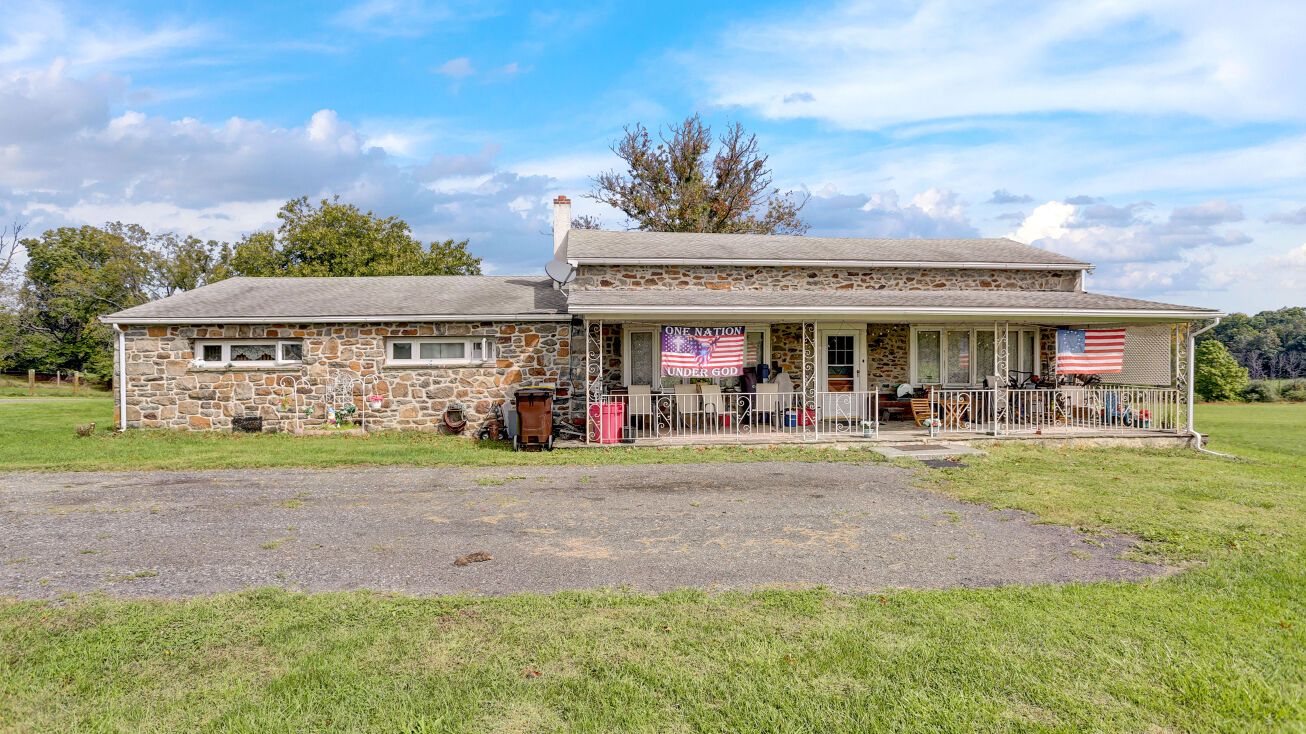 3237 Salford Station Rd, Perkiomenville, PA 18074