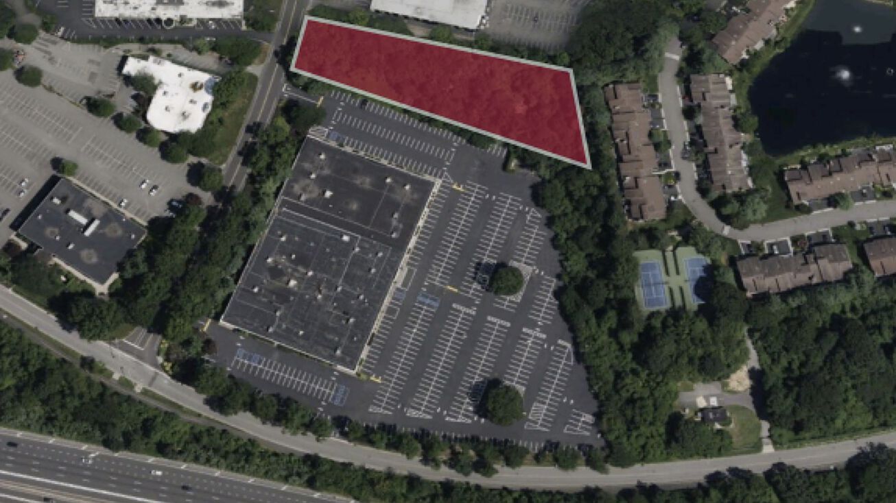 100 Sunnyside Blvd Ext, Woodbury, NY 11797