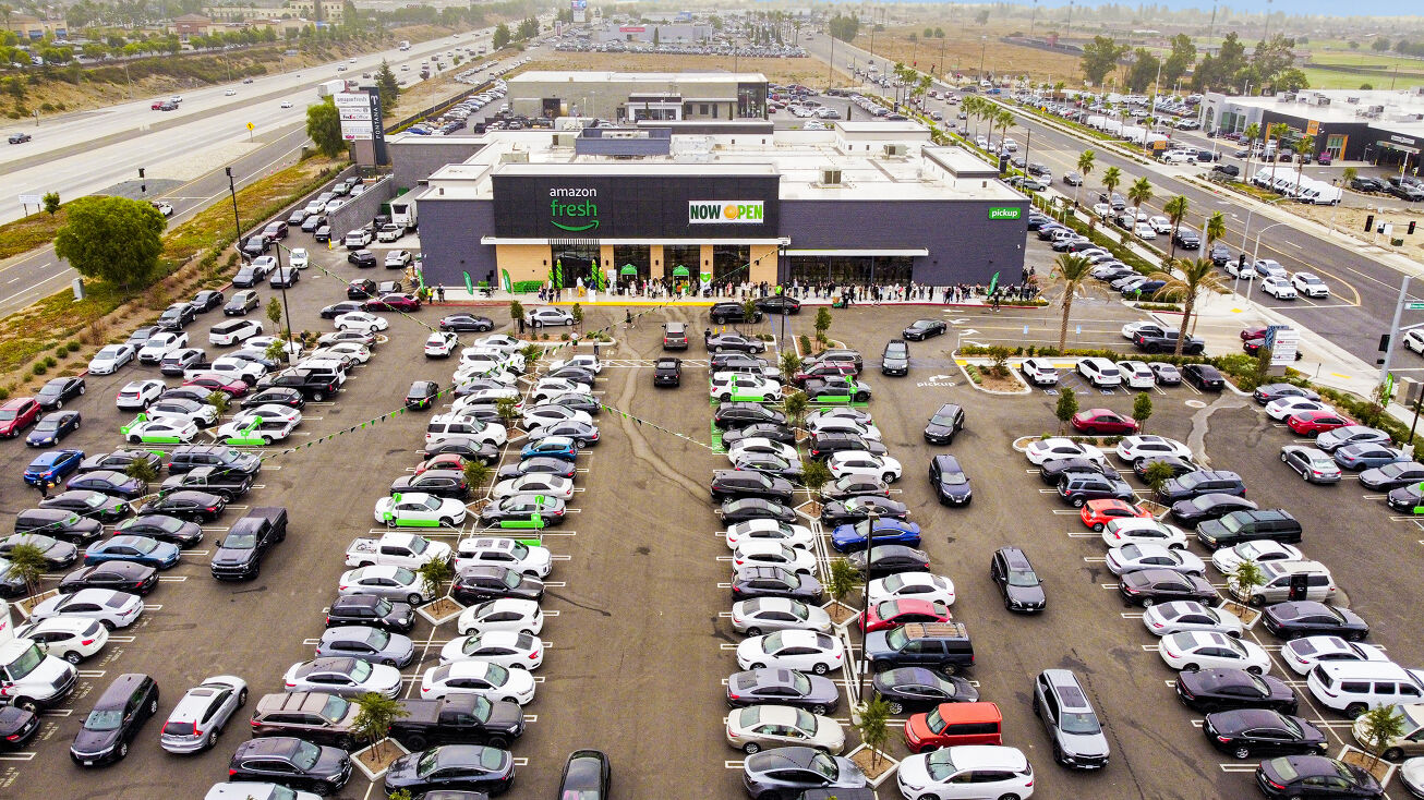 Pictures of Retail property located at 16188 S Highland Ave, Fontana, CA 92336 for sales - image #1