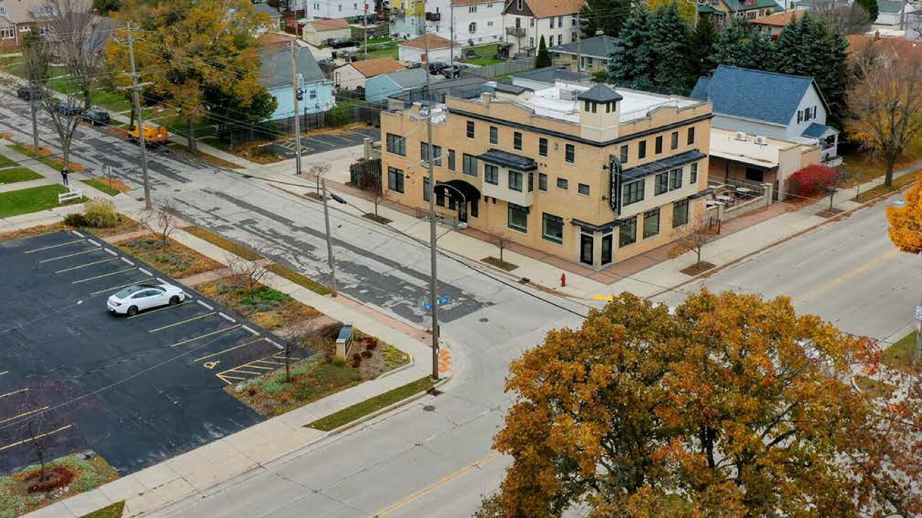 512133 S Lake Dr, Cudahy, WI 53110