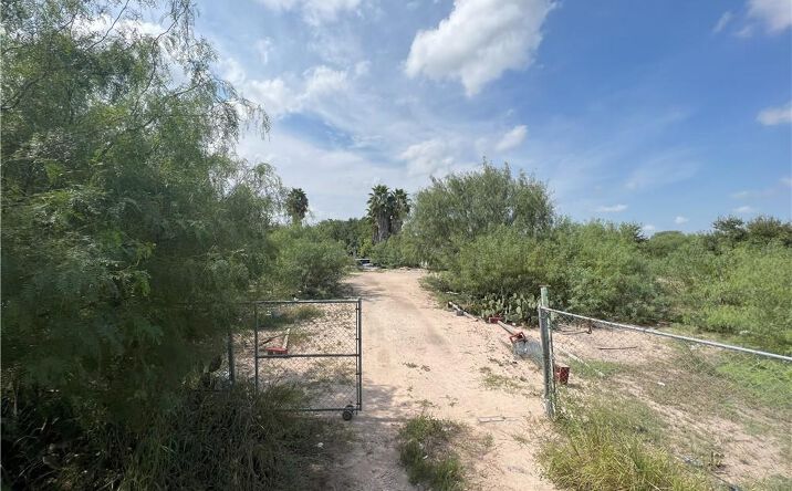 Pictures of Land property located at 15841 E Mile 19 Road, Edinburg, TX 78542 for sales - image #1