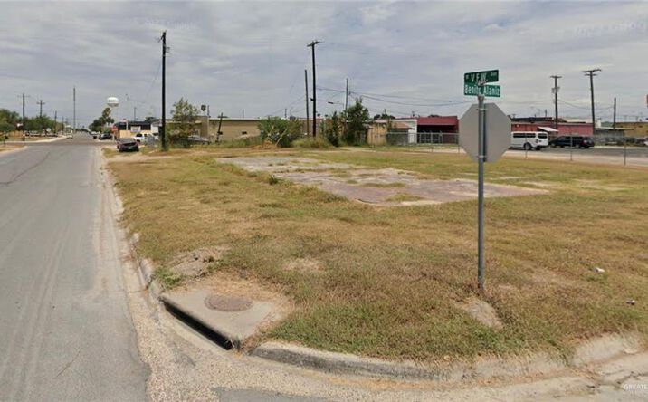 Pictures of Land property located at 300 N Benito Alaniz, Elsa, TX 78543 for sales - image #1