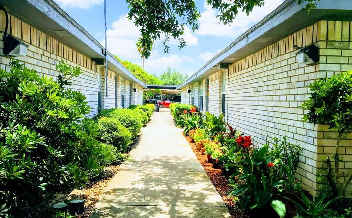 image of property at 720 NIGHTINGALE AVE Mcallen TX 78504-1896
