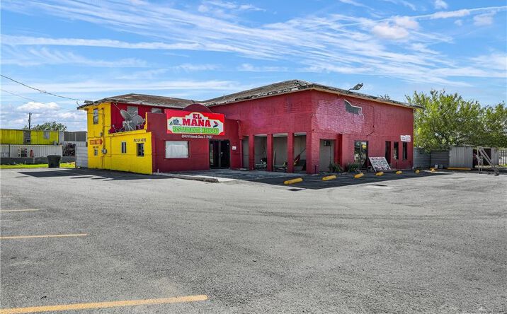 Pictures of Office, Retail property located at 8040 N Val Verde Road, Donna, TX 78537 for sales - image #1