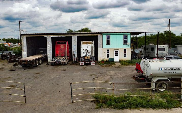 Pictures of Retail property located at 6800 Mile 4 Road, Mission, TX 78574 for sales - image #1