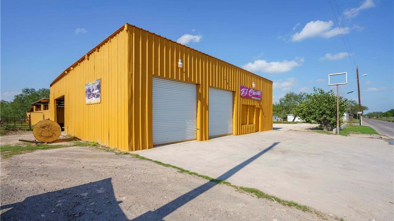 15 El Mesquite Lane, Rio Grande City, TX 78582