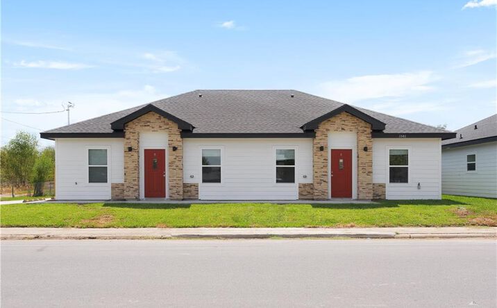 Pictures of Multifamily property located at 1046 Hidalgo Street, Mercedes, TX 78570 for sales - image #1