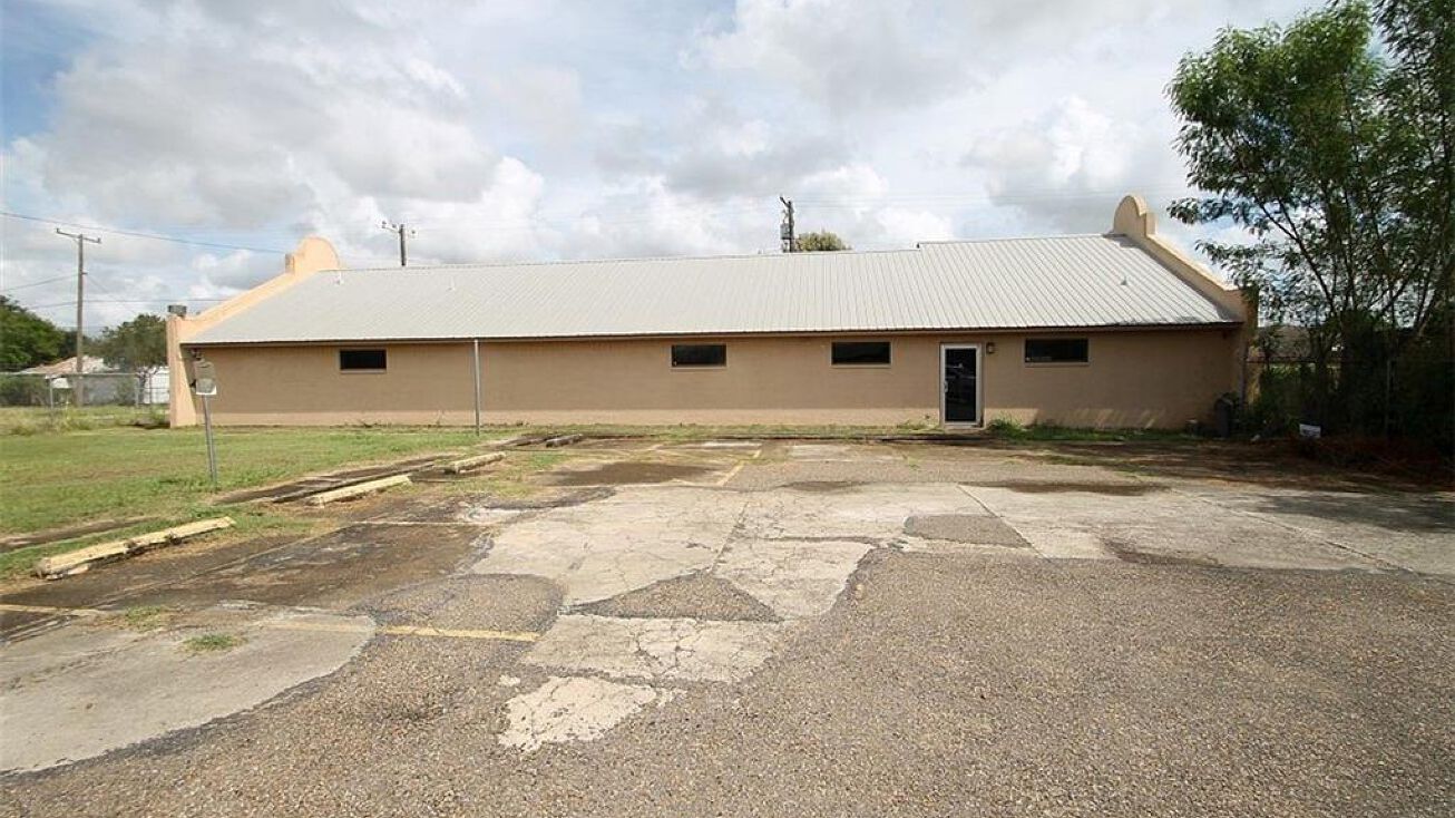 382 W Main Avenue W, Raymondville, TX 78580