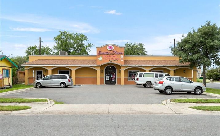 Pictures of Retail property located at 806 S 16 1/2 Street, McAllen, TX 78501 for sales - image #1