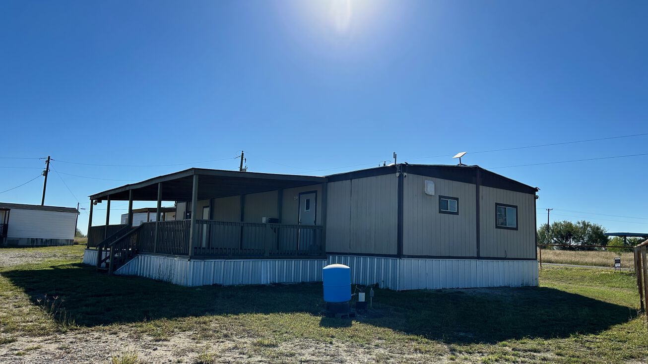6542 Co Rd 152, Pawnee, TX 78145