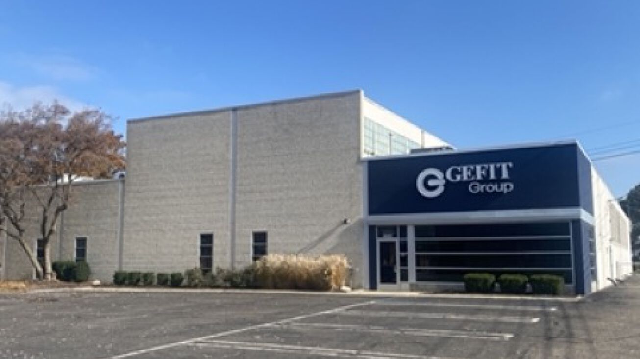 12926 Stark Rd, Livonia, MI 48150