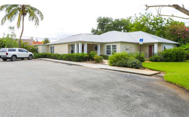 image of property at 525 SW CAMDEN AVE Stuart FL 34994-2921