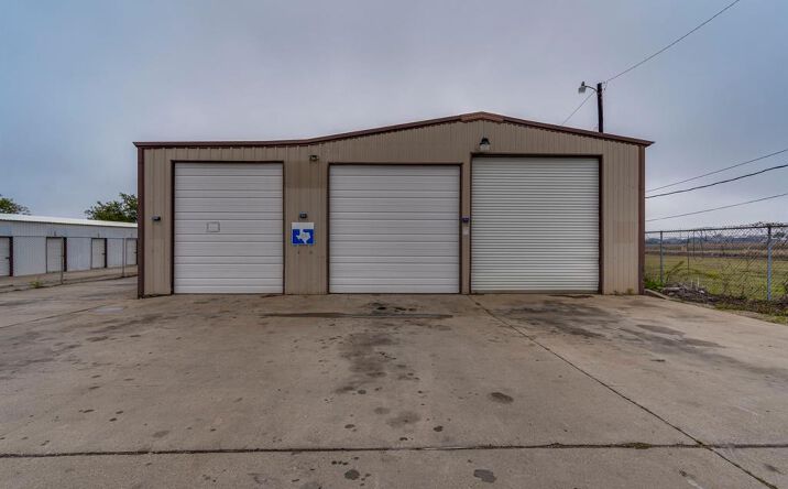 Pictures of Industrial, Land property located at 108 W Gillum Street, Grandview, TX 76050 for sales - image #1
