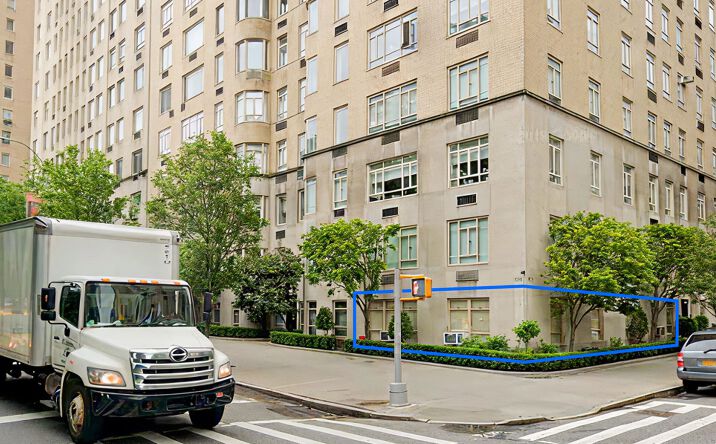 Pictures of Office, Mixed Use, Special Purpose property located at 870 5th Ave, New York, NY 10065 for sales - image #1