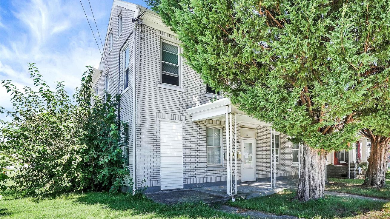 131 W Penn Ave, Robesonia, PA 19551