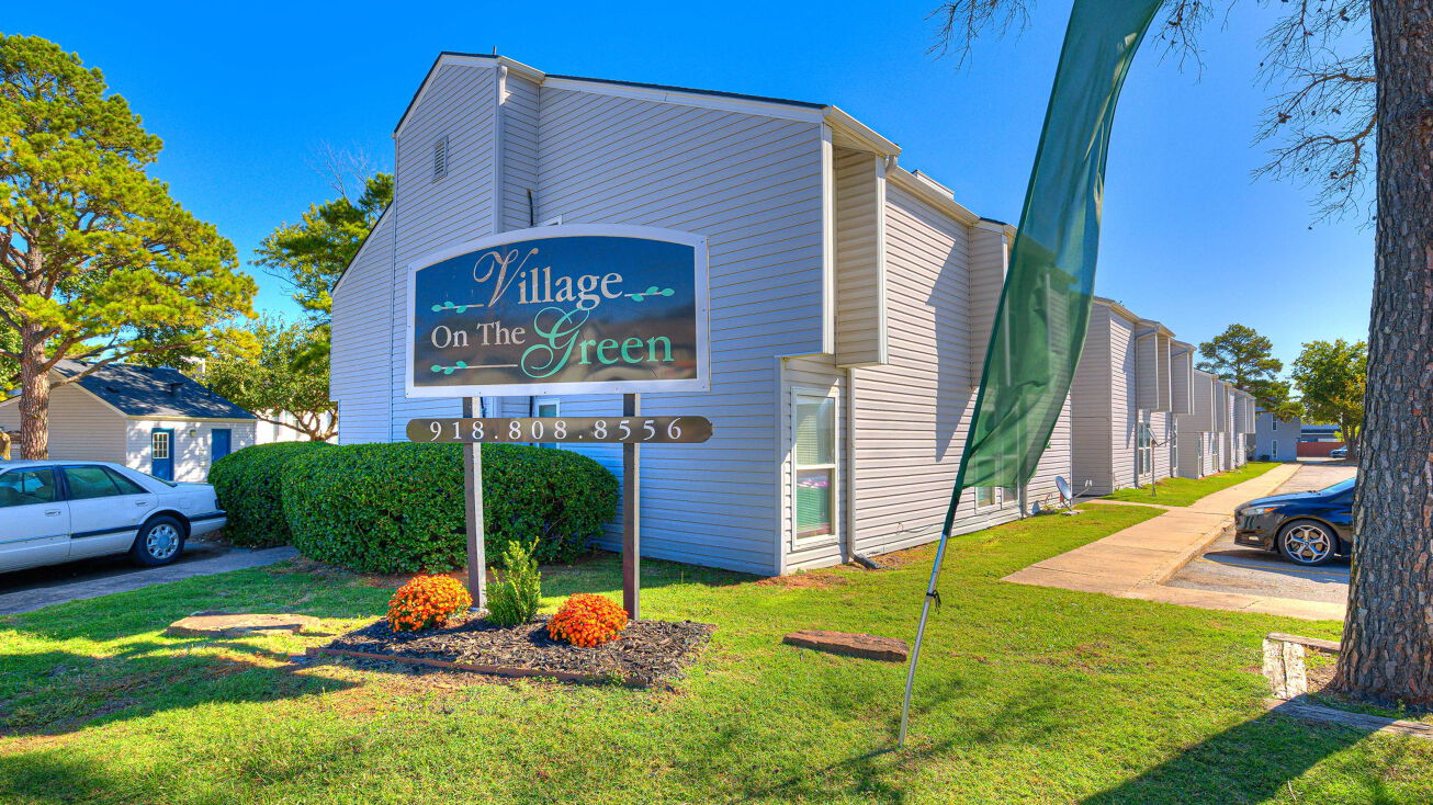 758 Plaza Dr, Jenks, OK 74037