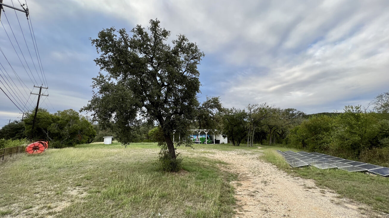 18385 Bandera Rd, Helotes, TX 78023