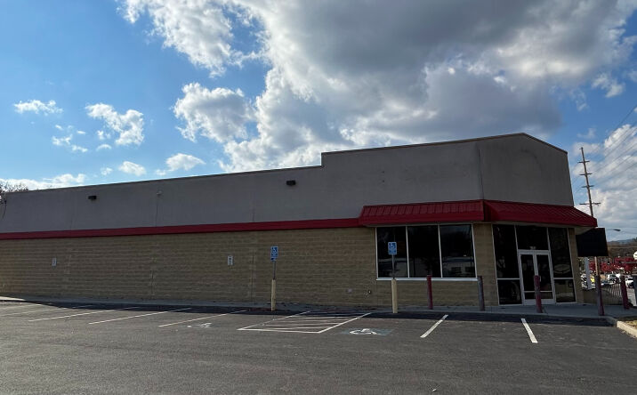 Pictures of Retail property located at 4160 Melrose Ave NW, Roanoke, VA 24017 for sales - image #1