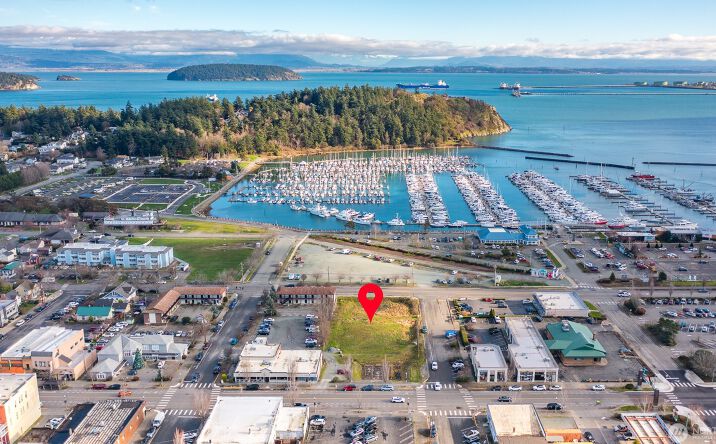Pictures of Land property located at 911 Commercial Ave, Anacortes, WA 98221 for sales - image #1