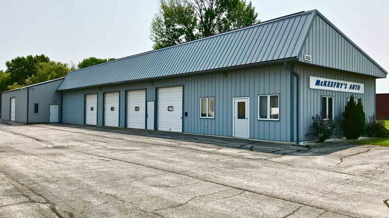 3121 Holmgren Way, Green Bay, WI 54304