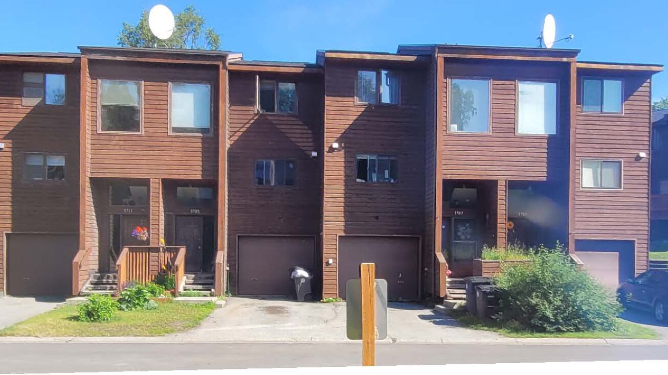 36453711 Carleton Ave, Anchorage, AK 99517