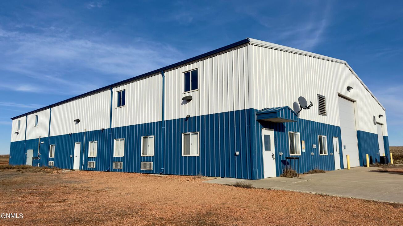 12985 33rd St SW, Belfield, ND 58622